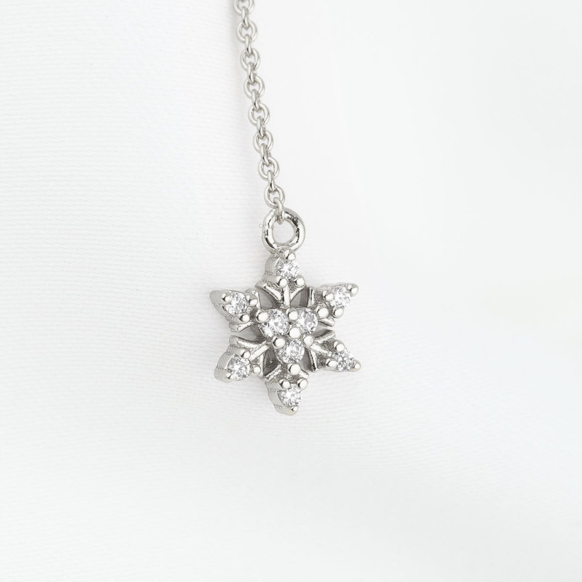 Silver Sparkling Snowflake Earthread