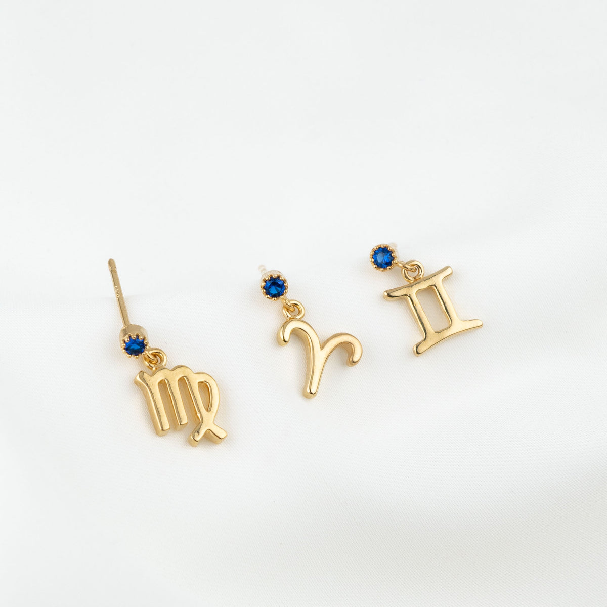 Sapphire Blue Star Sign Earpin