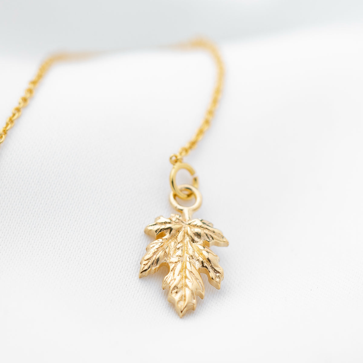Delicate Golden Leaf Earthread