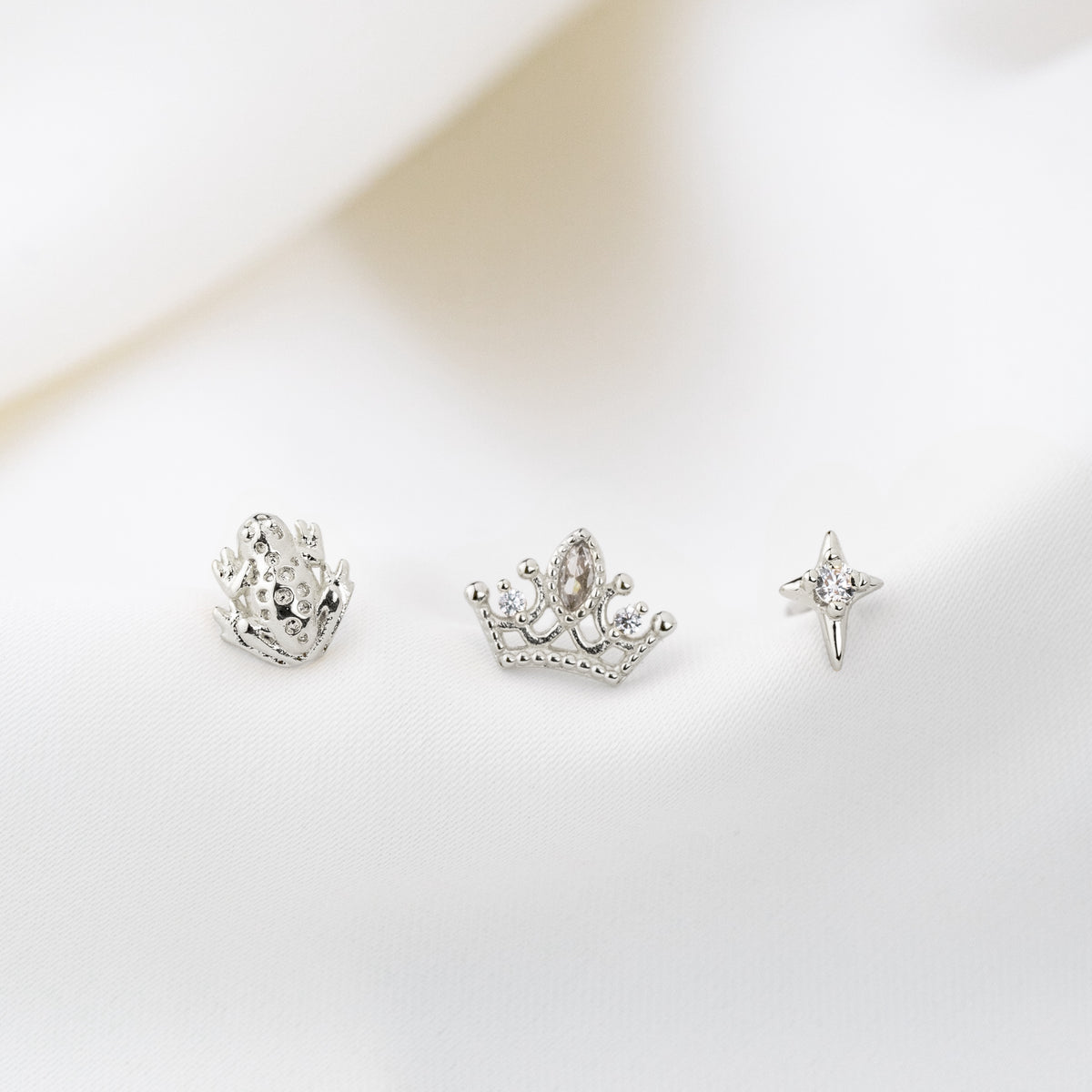 Silver Sparkling Crown Stud