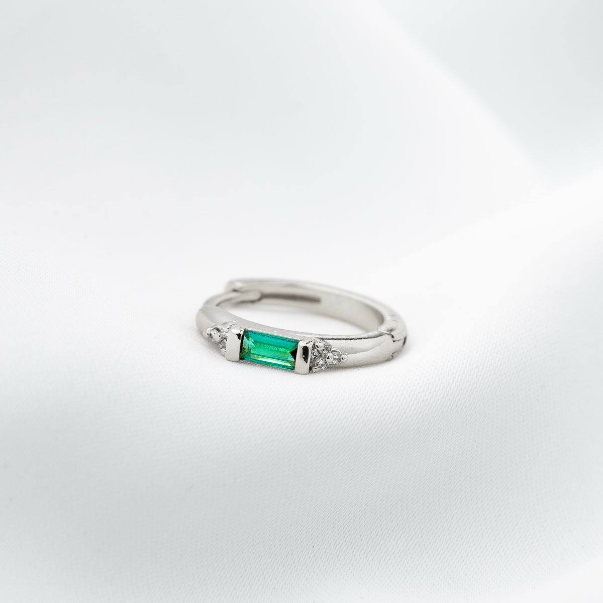 Silver Elephant's Sparkling Emeralds Set