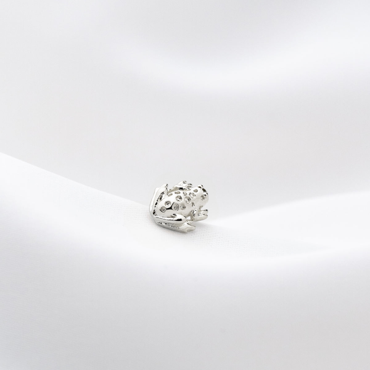 Silver Frog Stud