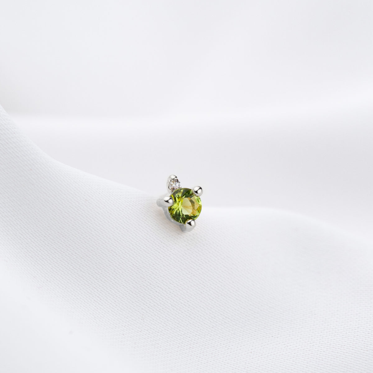 Silver Sparkling Peridot Stud