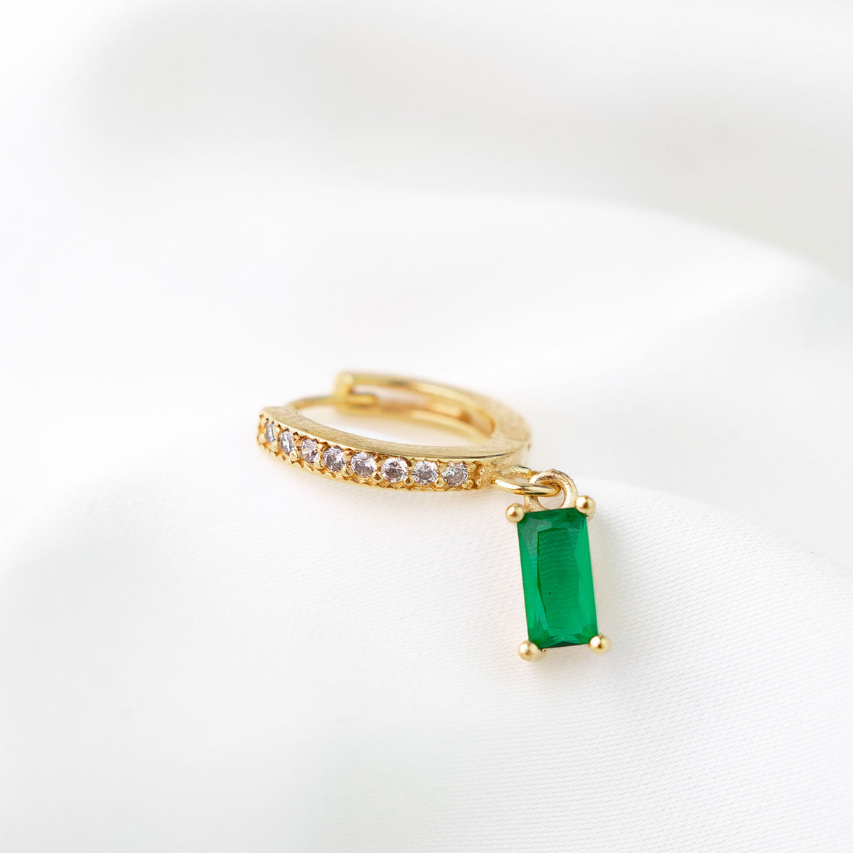 Sparkling Emerald Earring