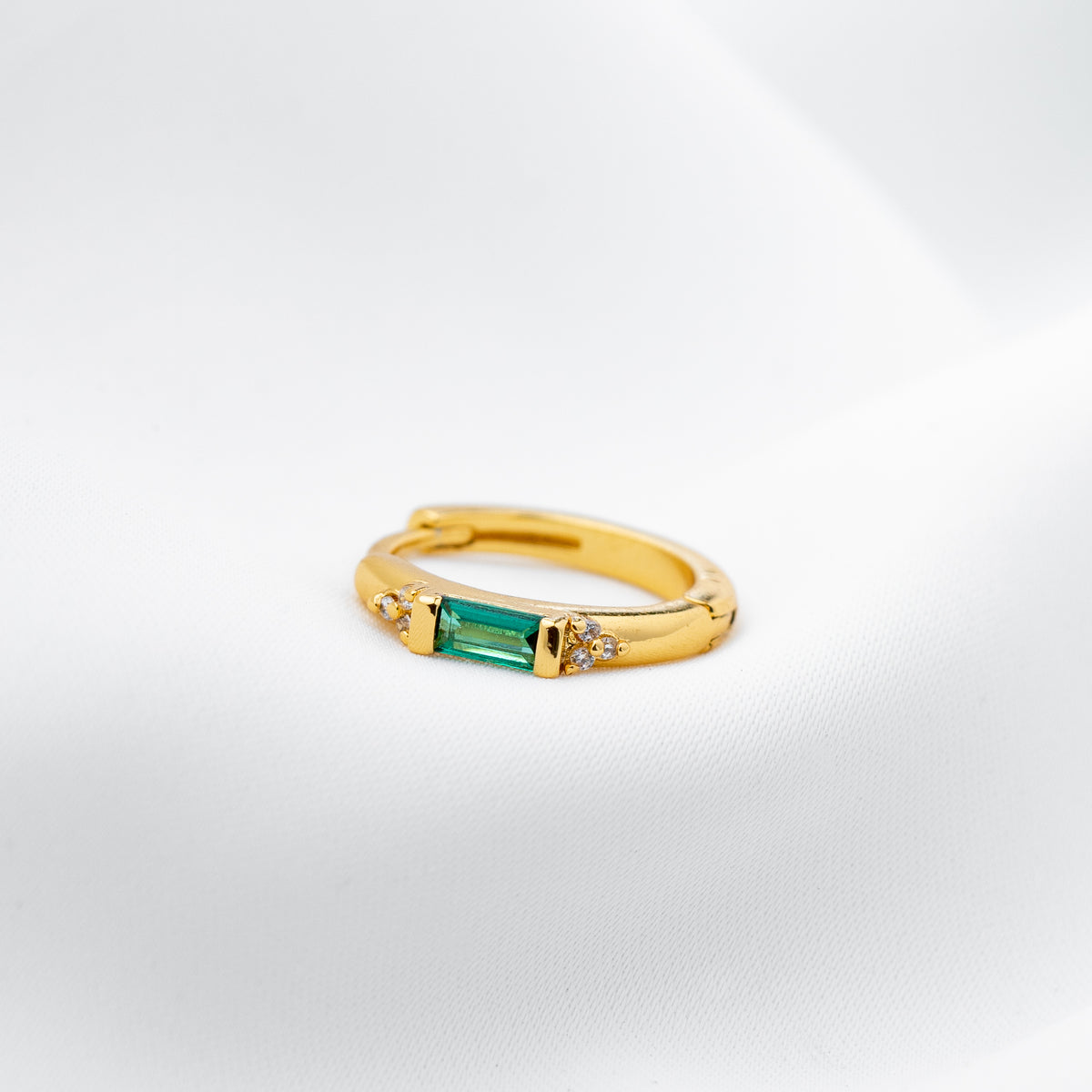 Elephant's Sparkling Emeralds Set