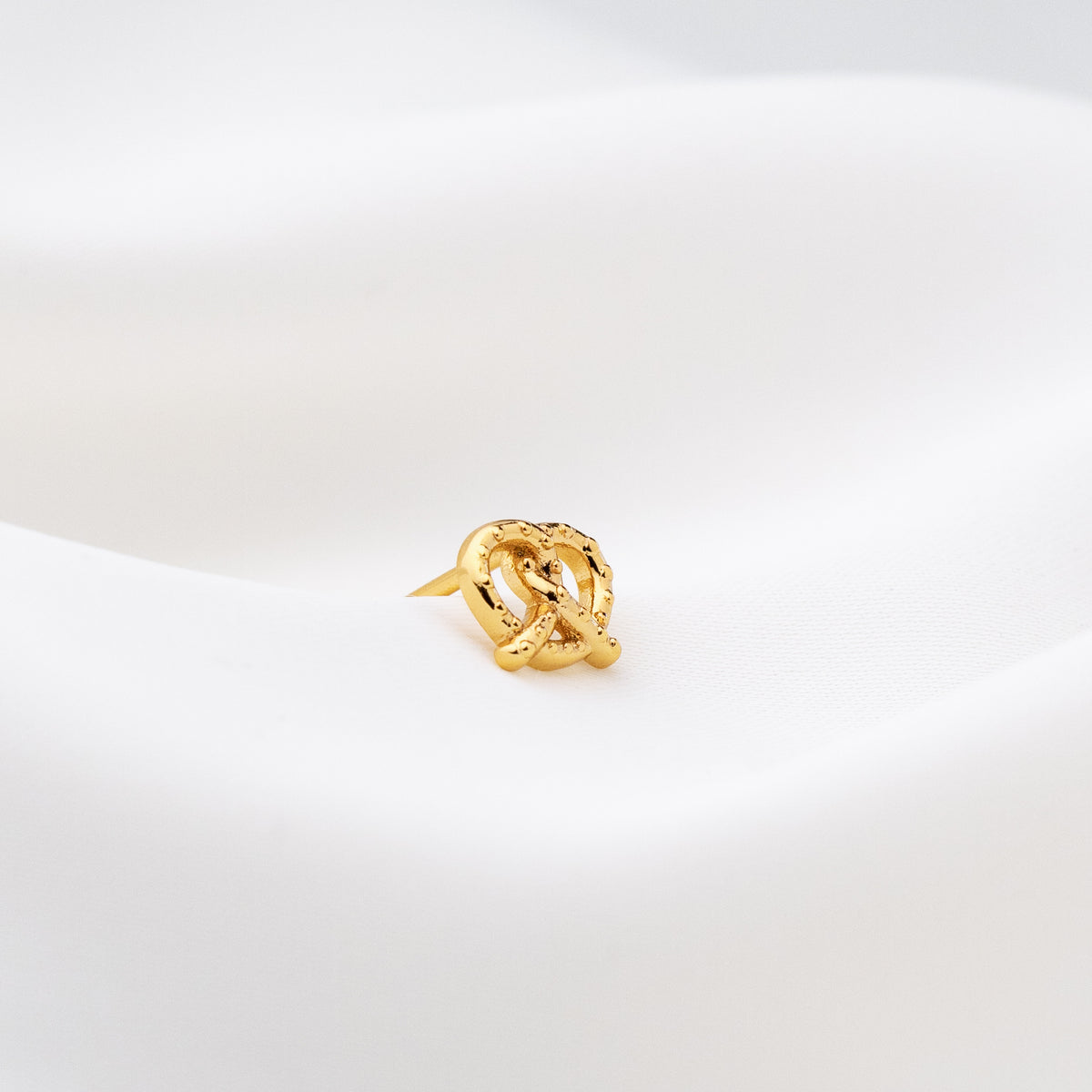 Pretzel Stud