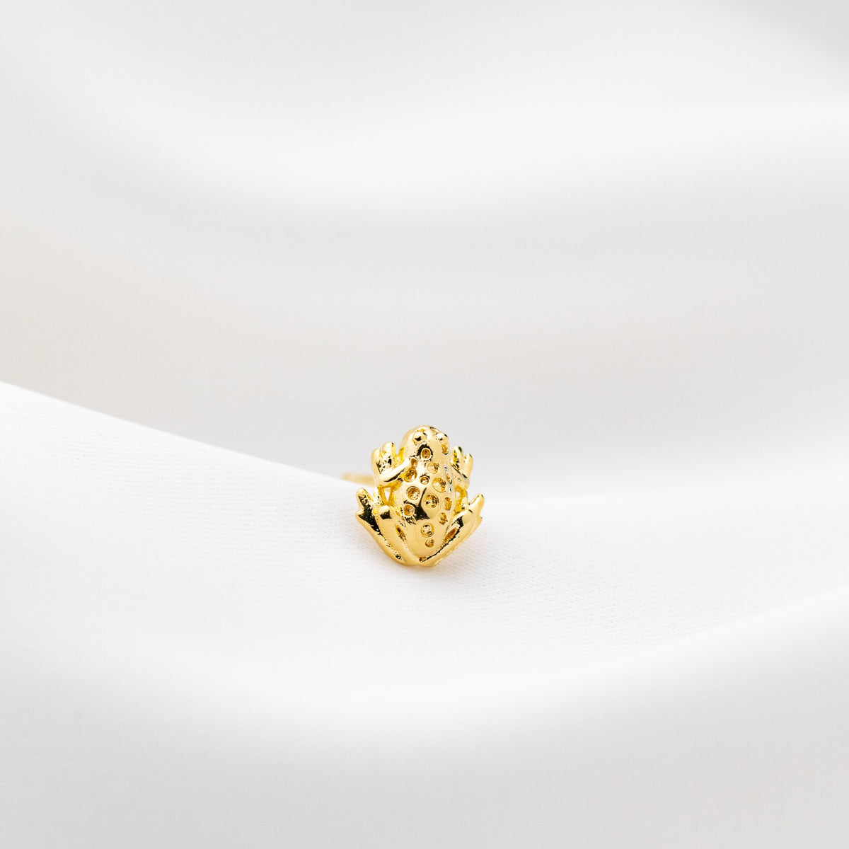 Golden Frog Stud