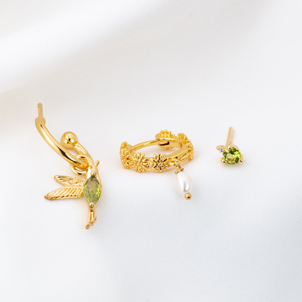 Gleaming Peridot Hummingbird Earring