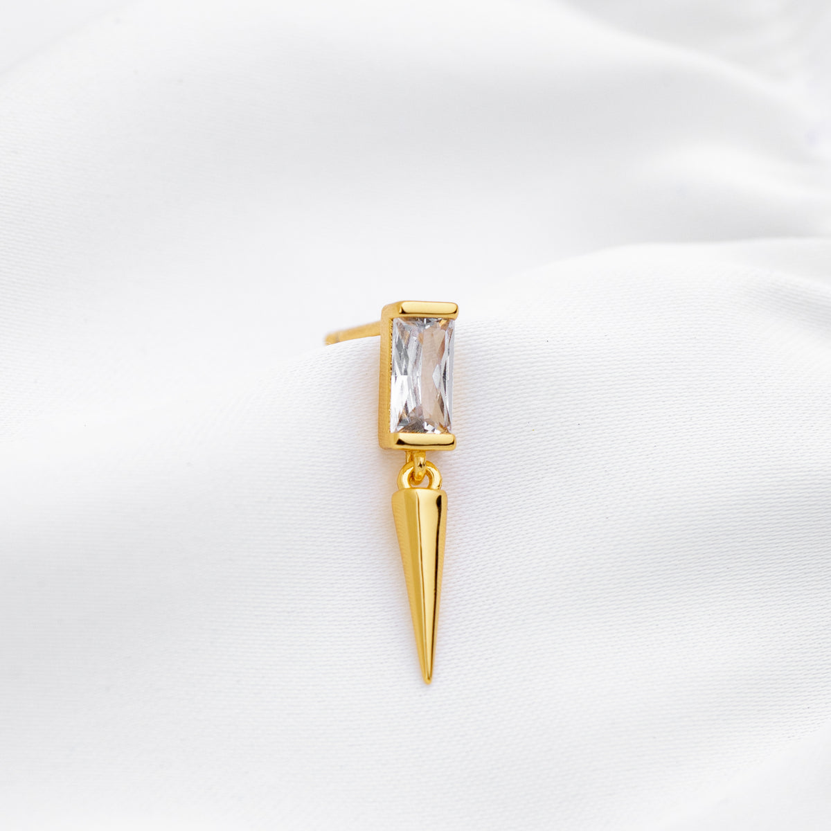 Cubic Spike Earpin