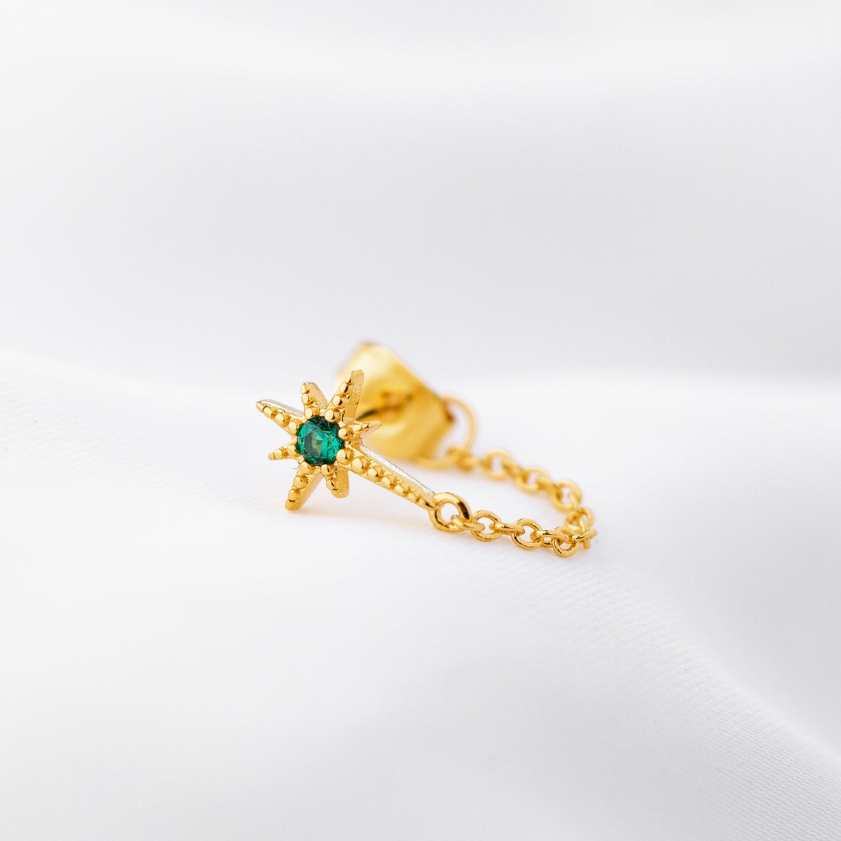 Emerald Star Chain Earpin