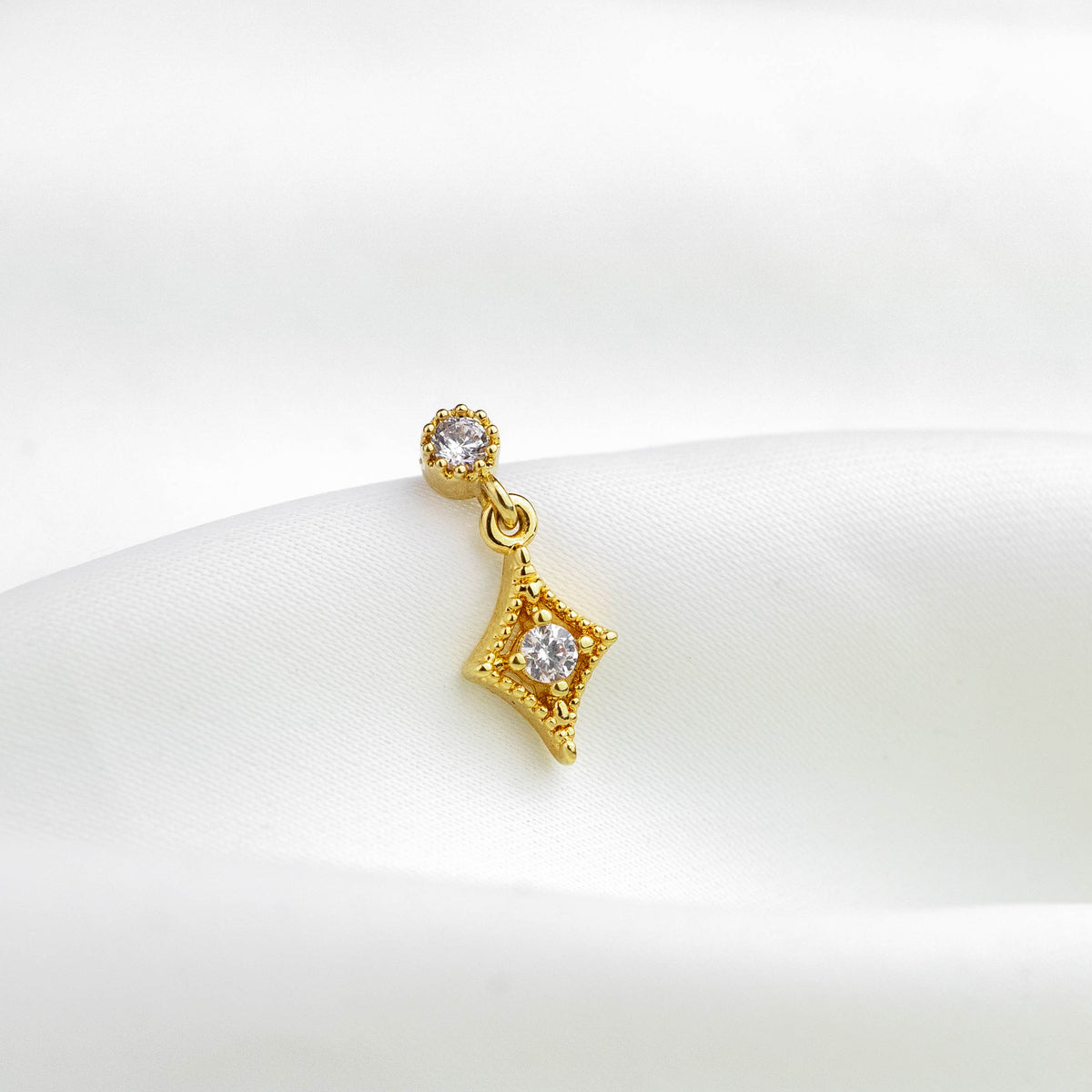 Sparkling Cubic Earpin