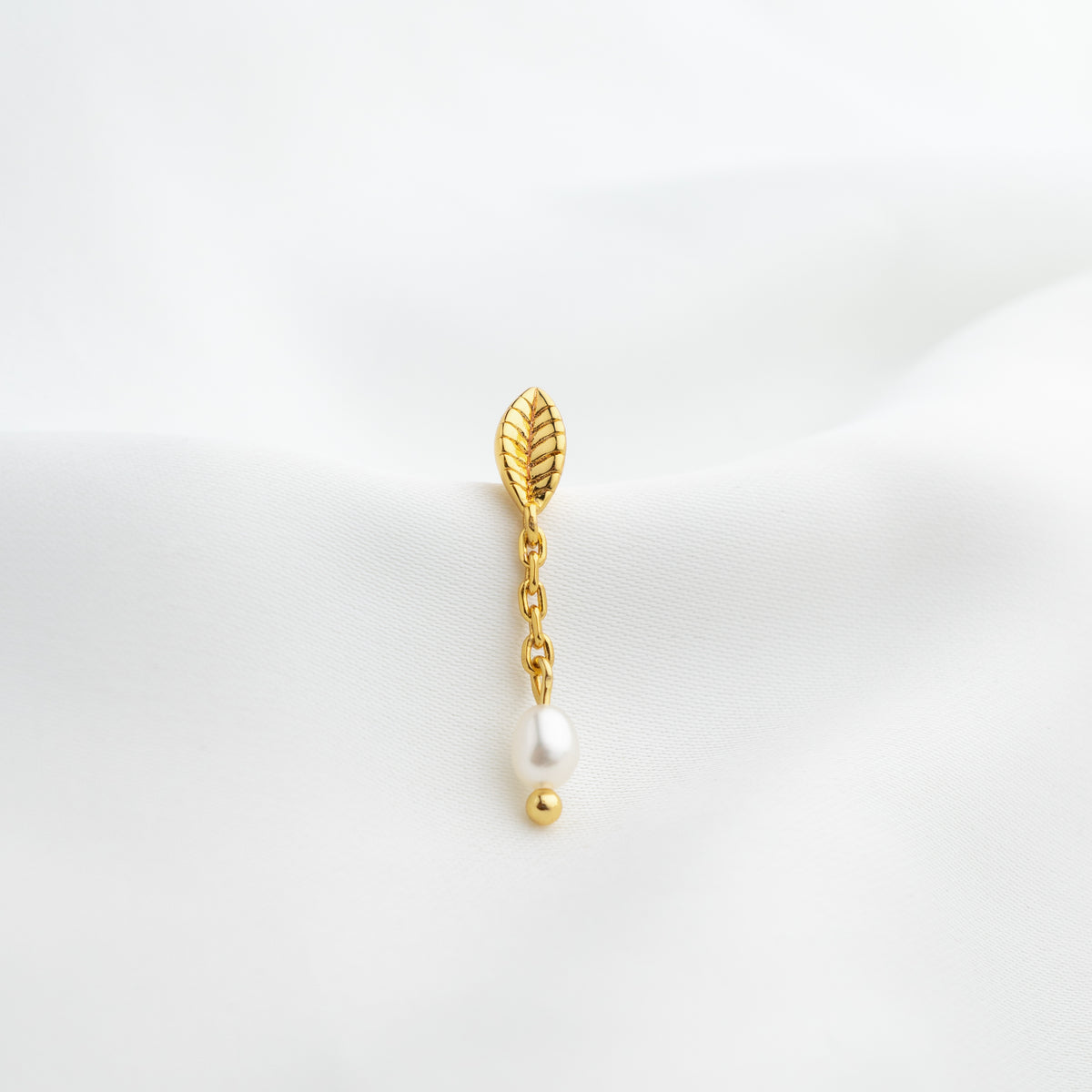 Small Pearl Chain Leaf Earpin