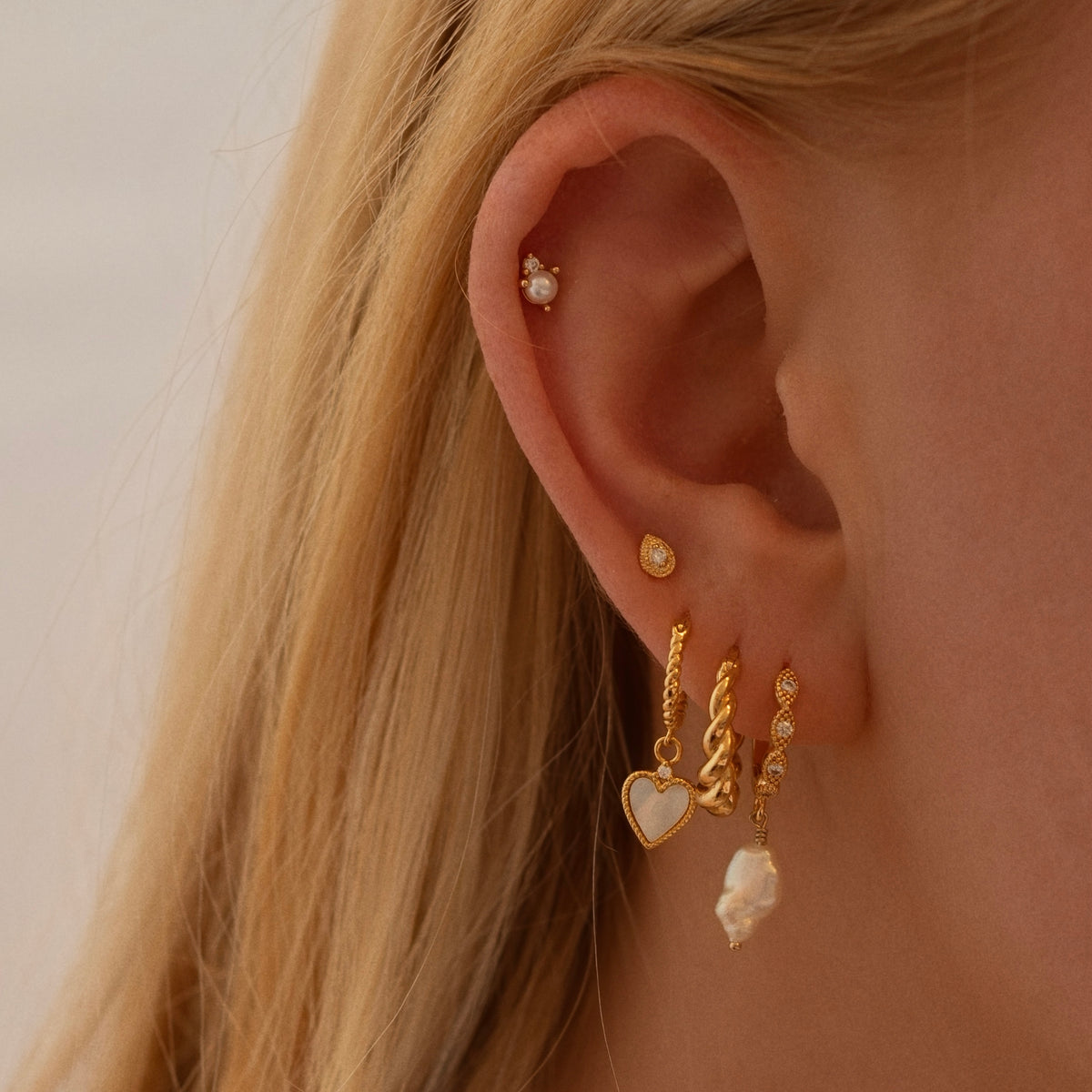 Pearly White Heart Earring