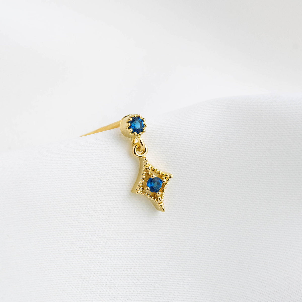 Bohemian Blue Sparkling Cubic Earpin