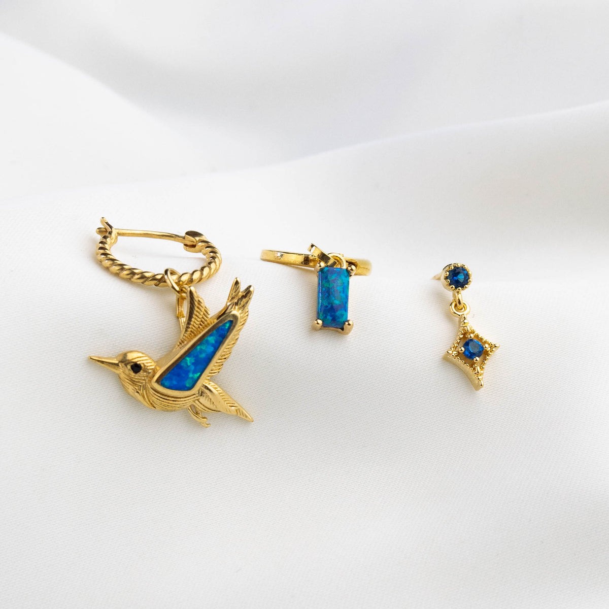 Bohemian Blue Sparkling Cubic Earpin