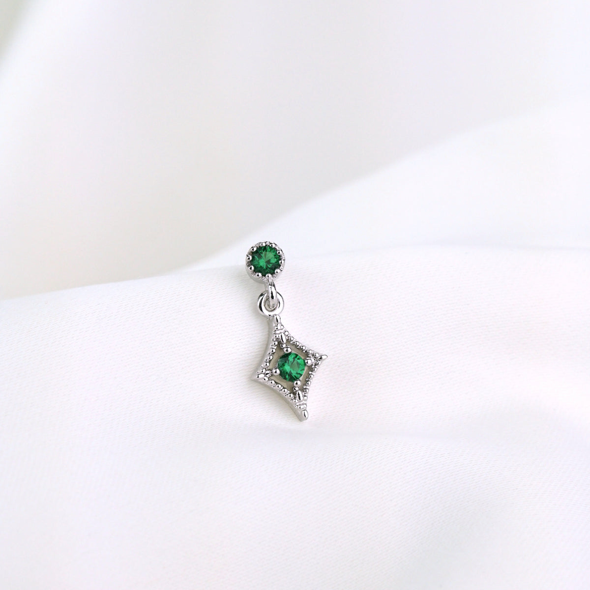 Silver Emerald Sparkling Cubic Earpin