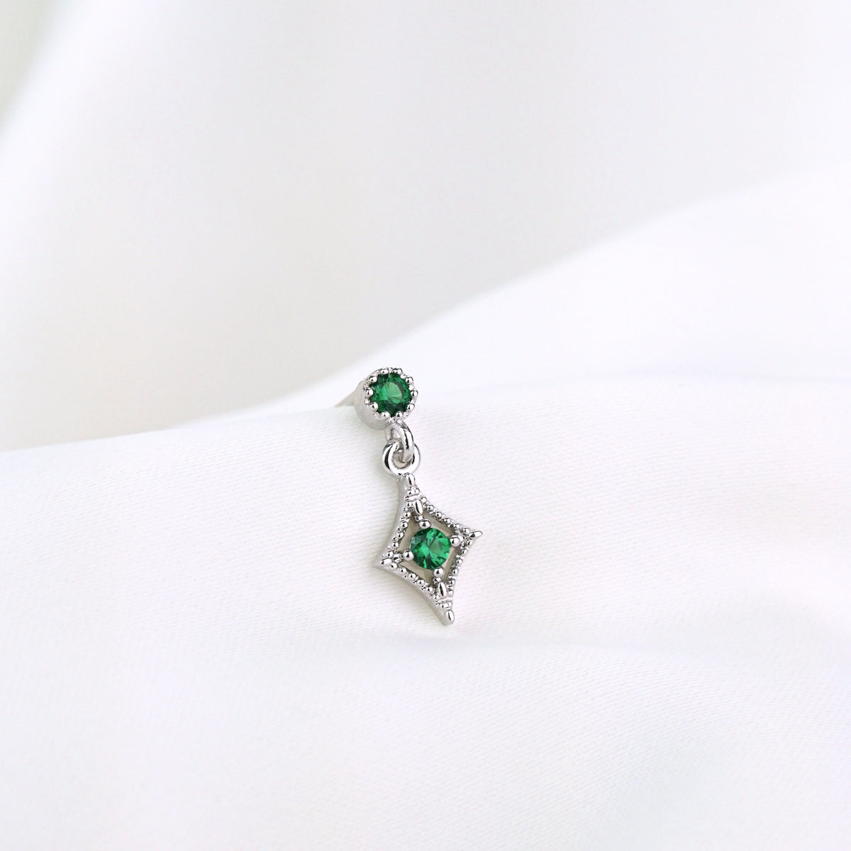 Silver Emerald Sparkling Cubic Earpin