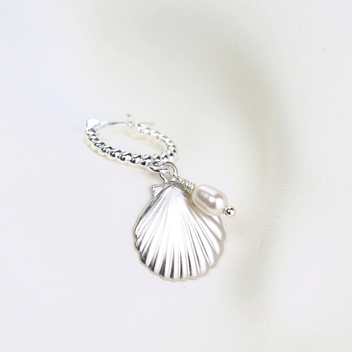 Silver Seashell Pearl Earring