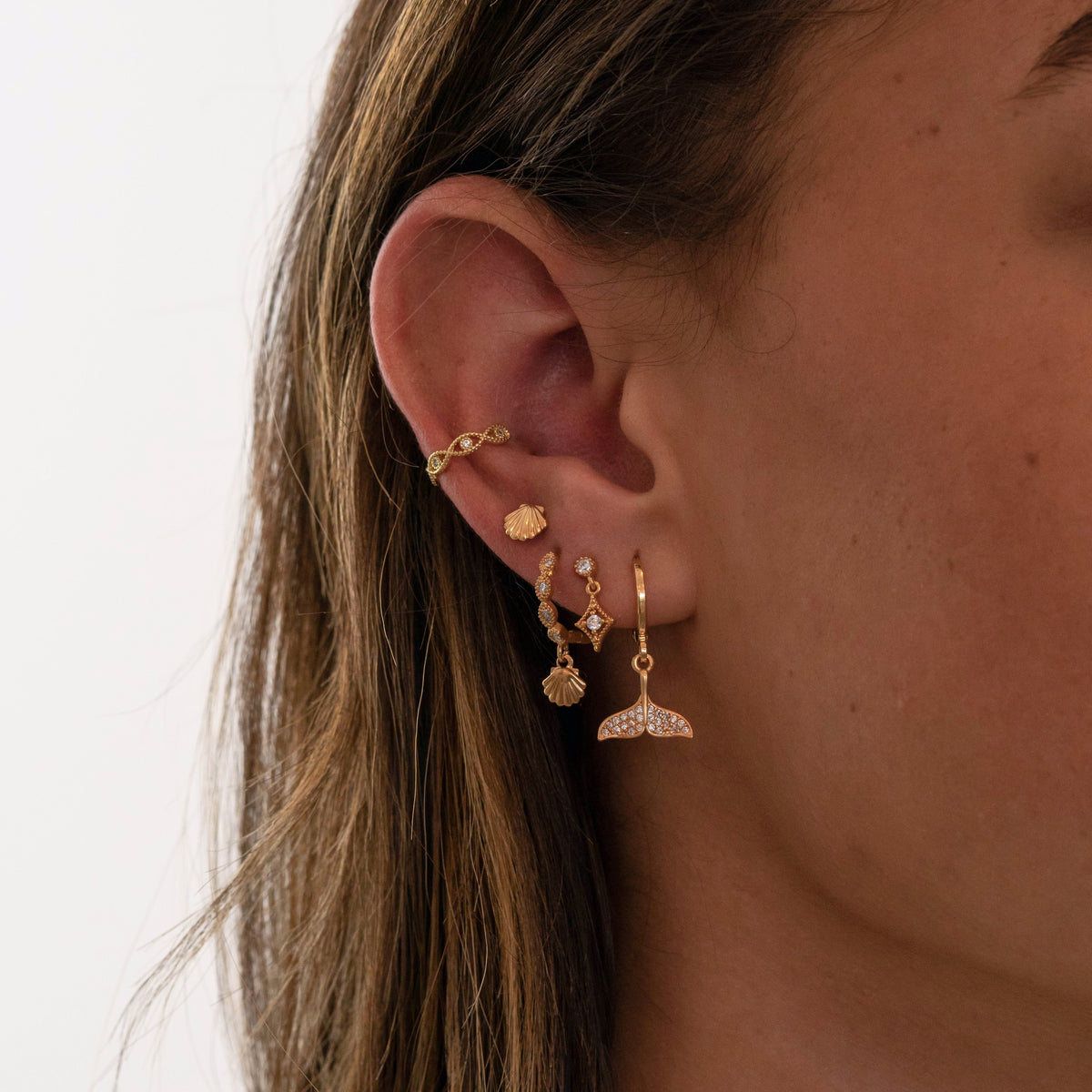 Delicate Cubic Hoop Shell Earring